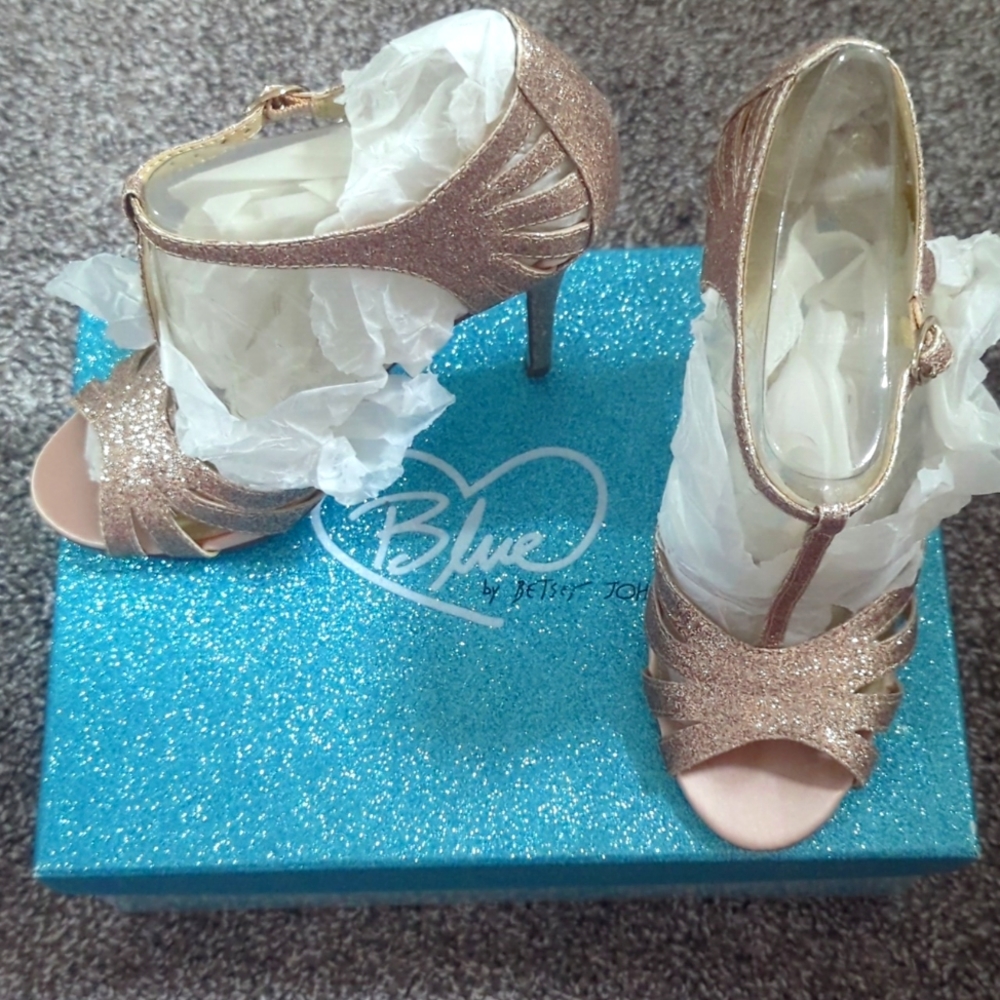 Blue by Betsey Johnson | rose gold glitter heels